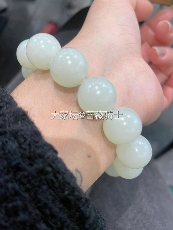 籽料手串升级完毕～_珠串和田玉