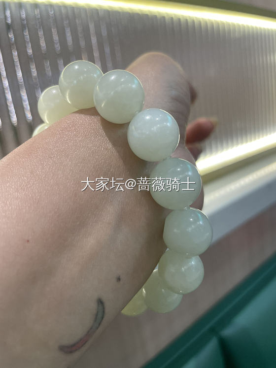 籽料手串升级完毕～_珠串和田玉
