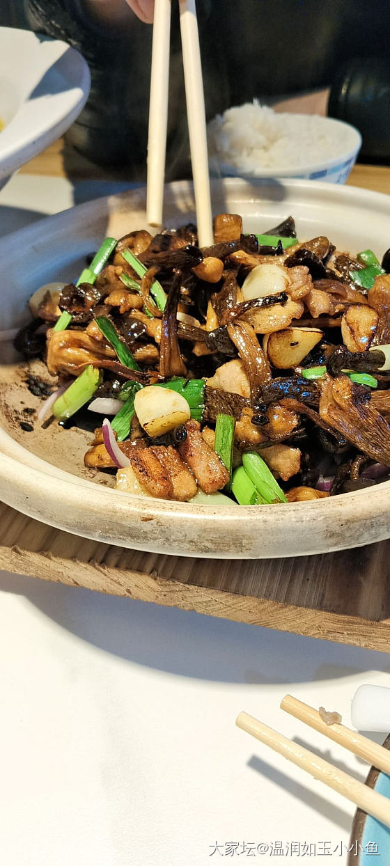 169，三个菜还有三碗米饭_美食