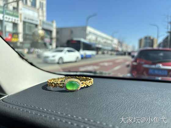 新镶的手镯_翡翠金