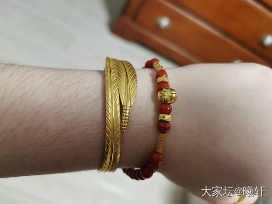 这个羽毛镯好好看，但从没见有人晒过呢_金