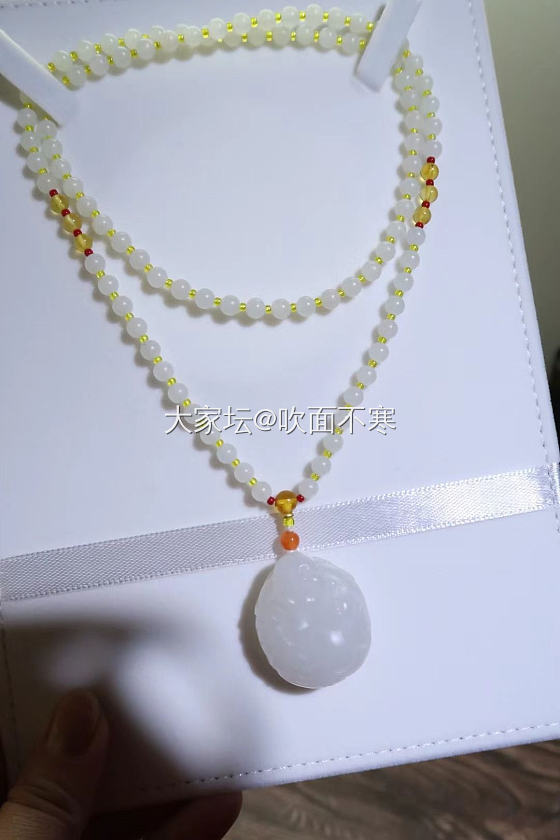 金价癫到不能看了，玩玩别的_颈饰和田玉