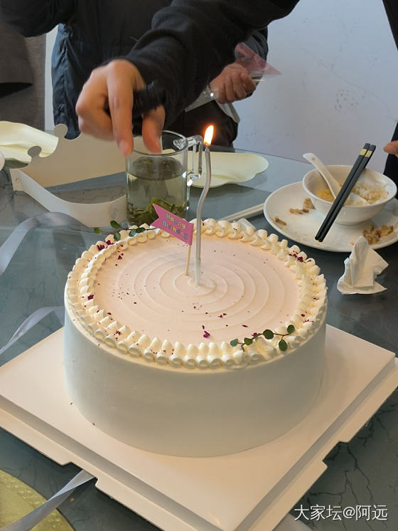 同事过生日，办公室凑份子庆祝_美食