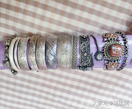 这些年的银镯子，自从爱上金子就很少宠幸了。😄_银