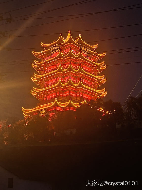 来武汉了，忙里偷闲出来逛逛夜景_旅游