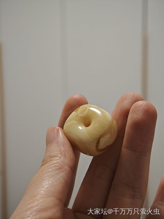 谁能想到这是小桂家克价300的的小藏扣_琥珀蜜蜡