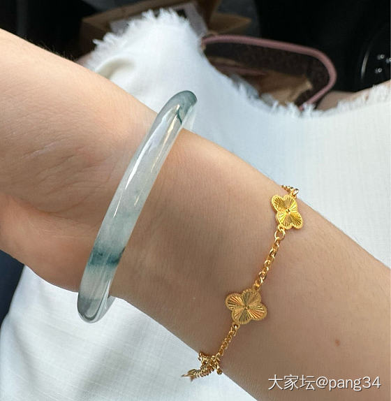 1w能买到什么样的翡翠手镯，我想看看图片_翡翠