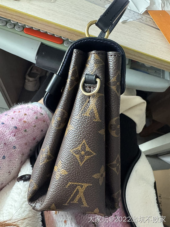 自刀翡翠黄金饰品和包包等_首饰