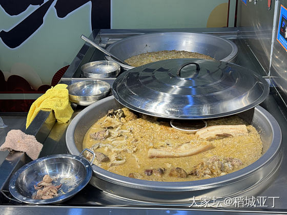 今天帮朋友搬家。晚上朋友请我去吃张玲杀猪菜。杀猪菜真香！_美食生活