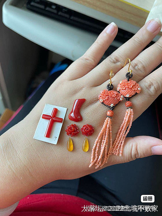 自刀翡翠黄金饰品和包包等_首饰