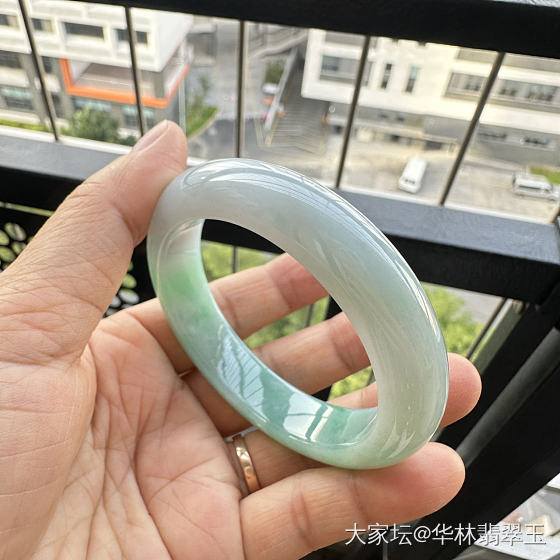 春彩泥鳅背正圈翡翠手镯
55mm_翡翠