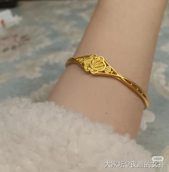 被兔子卷到_时尚金有机宝石