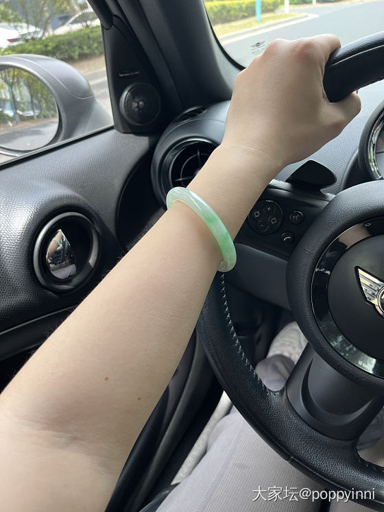 小透明来诈个尸 开始带手环之后 各种珠珠串串都冷宫里了 顶多 diy个珠子表带…..._手工diy