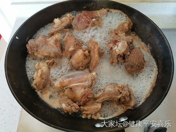 健康平安喜乐万事顺意，一大早就炖一锅羊肉，今天是爱吃羊肉的宝宝，这你受得了吗哈哈_美食