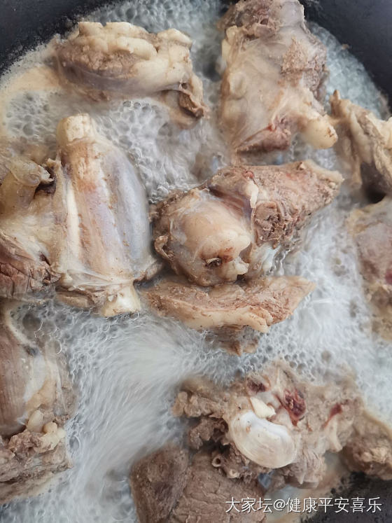 健康平安喜乐万事顺意，一大早就炖一锅羊肉，今天是爱吃羊肉的宝宝，这你受得了吗哈哈_美食