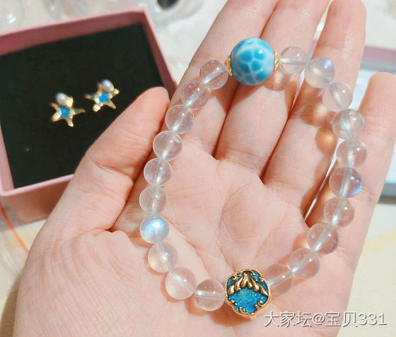 diy了两串木头用金珠点缀，就是空心的得小心翼翼的。。。。一不留神就容易瘪了！！..._金手工diy