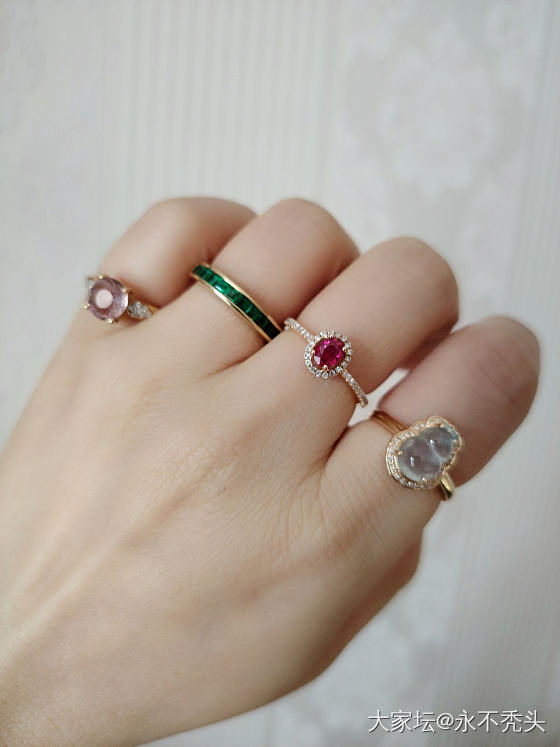 金价太高，翻出几个小物件摸摸_彩色宝石戒指