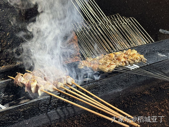 下午表弟烀了一锅卤鸡货，叫我过来喝点酒。_美食生活