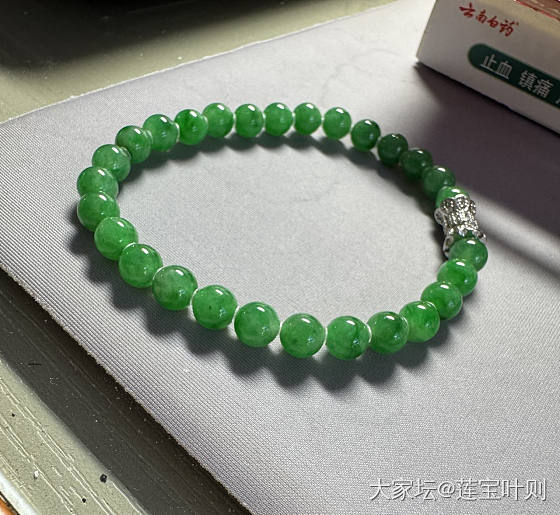 阳绿飘辣绿糯化种翡翠珠子手链手串_翡翠