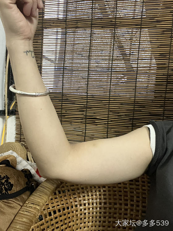 有肌肉还是没办法改变拜拜肉吗？_运动