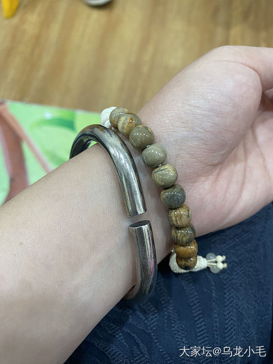 奶奶留下的银镯子发现有个黄铜色点，怎么去掉？_银