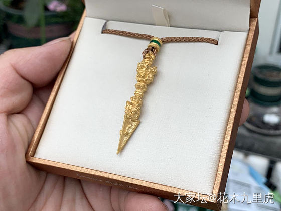 顶珠压好了，上完色了，来个合影_金