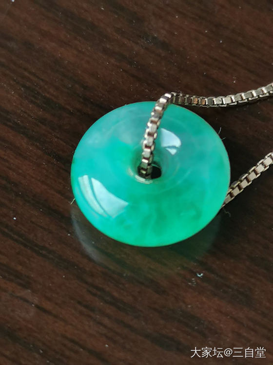 今天戴的扣子_翡翠