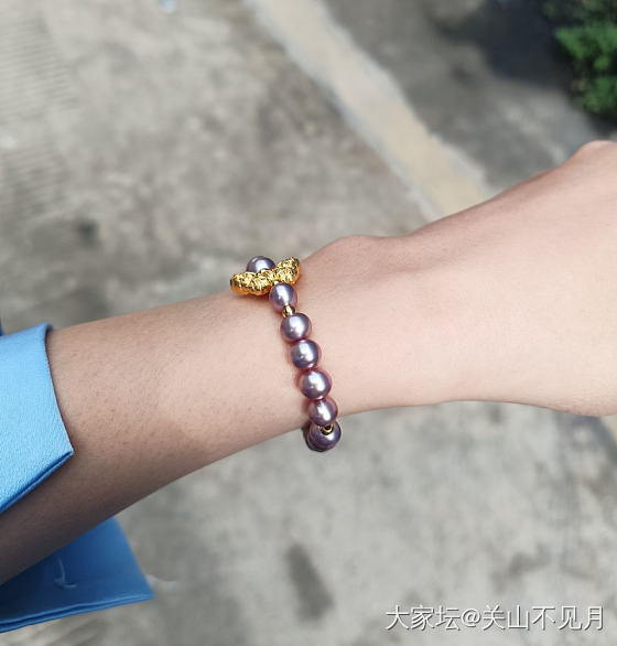 粉紫色是真显黑啊_有机宝石