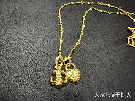 一组首饰的两种拍摄感觉_贵金属金