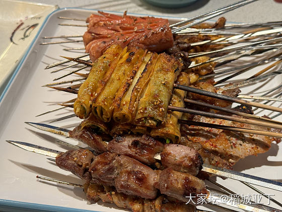 哈尔滨地标性烧烤店大全烧烤，也是哈尔滨规模最大的烧烤店。_美食生活