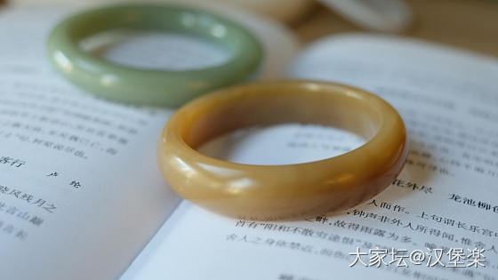 出两只玉镯，56-57圈口可戴_和田玉