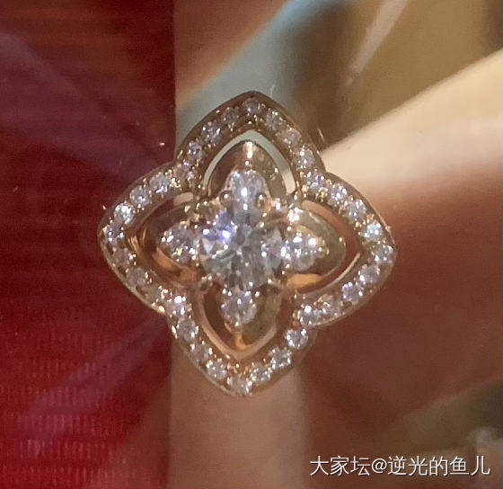 猜猜这款钻石吊坠价格😆_钻石