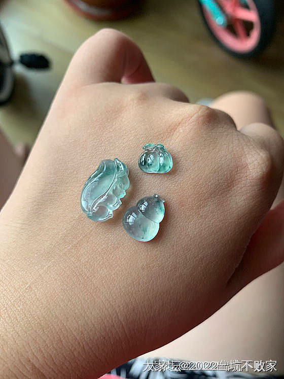 自刀翡翠黄金饰品和包包等_首饰