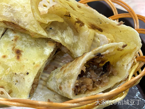 晚上想出来吃点便宜的，花了15块钱吃了刀鱼卷饼套餐_美食生活