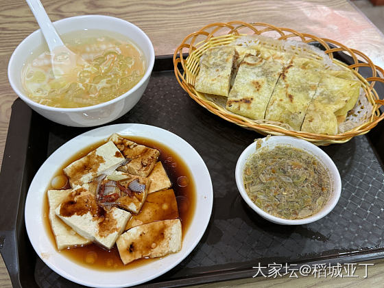 晚上想出来吃点便宜的，花了15块钱吃了刀鱼卷饼套餐_美食生活