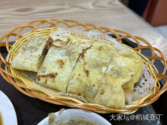 晚上想出来吃点便宜的，花了15块钱吃了刀鱼卷饼套餐_美食生活