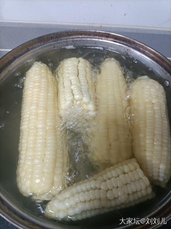吃玉米了，又甜又糯_美食