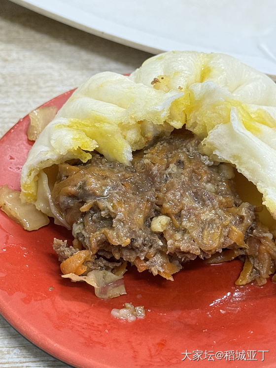 道外清真寺附近不起眼的早餐店，清真风味包子。感觉味道还不错。_美食生活