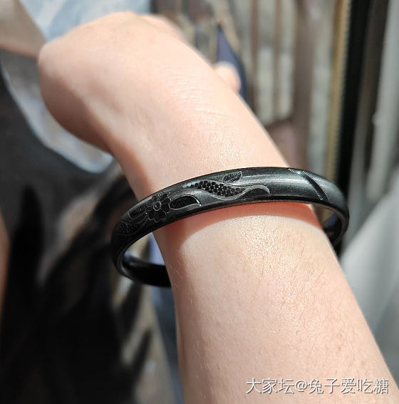 千呼万唤的黑透心镯子上手图来啦_金