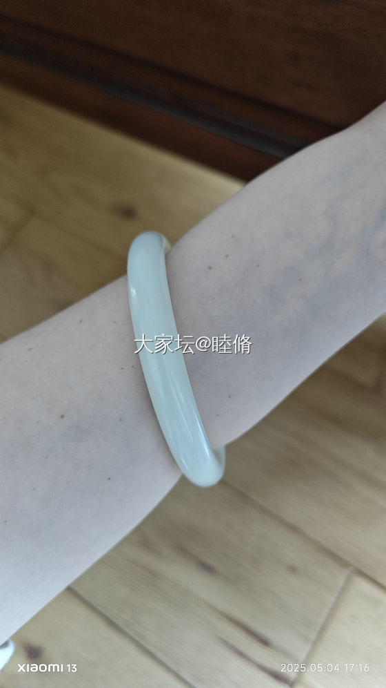 盘镯的闲适假期_和田玉