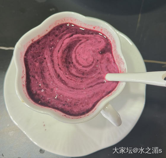 昨天摘的桑葚做成果酱_美食