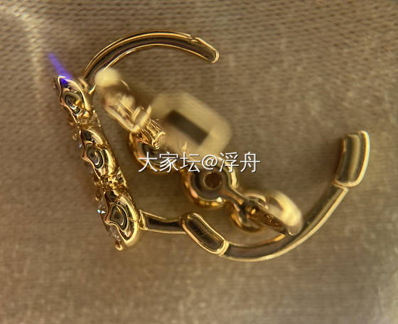 向大家推荐培育钻耳圈款式，小巧低调日常不用摘_培育钻