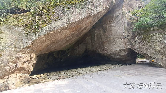 千年石板仓，玻璃水航道一票难求_旅游