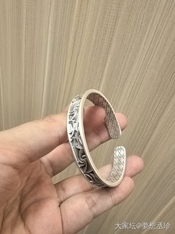 开口手镯怎么戴才能不变形？_银