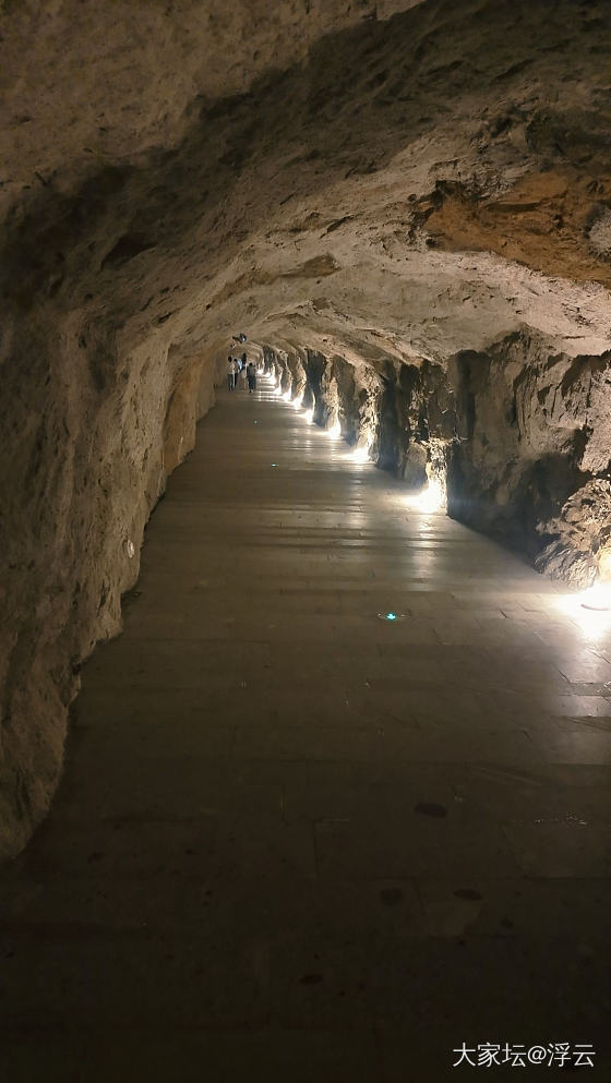 千年石板仓，玻璃水航道一票难求_旅游
