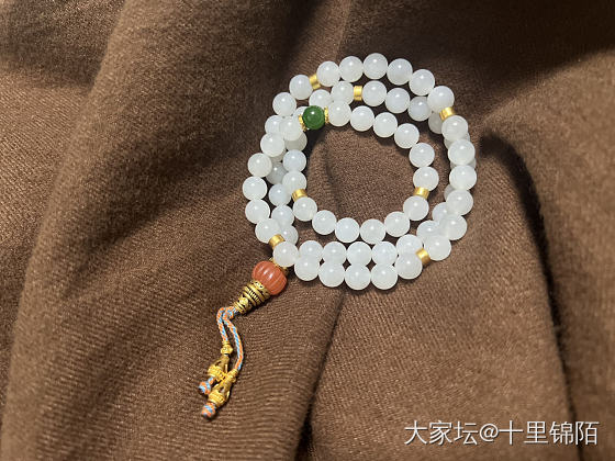 出山流水卡8的108手串_和田玉