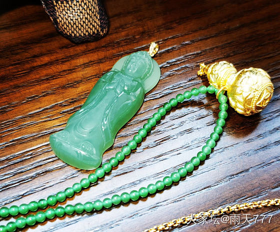 被坛友种草绿色链子。因不爱玉髓找了两家透辉石。但愿可以留一家。_彩色宝石
