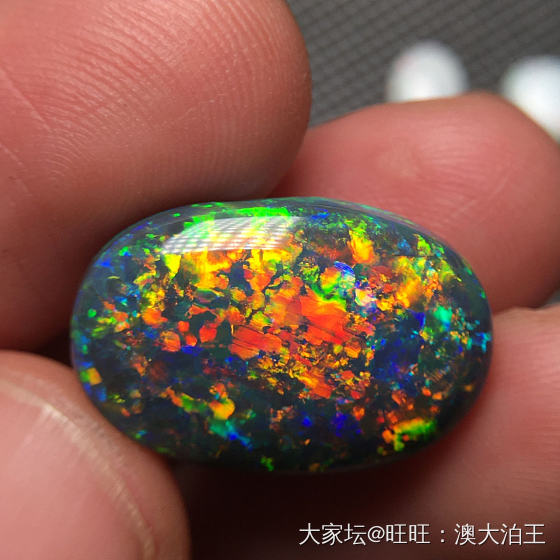 挑选欧泊最需要看重的几大方面，看完不吃亏_欧泊