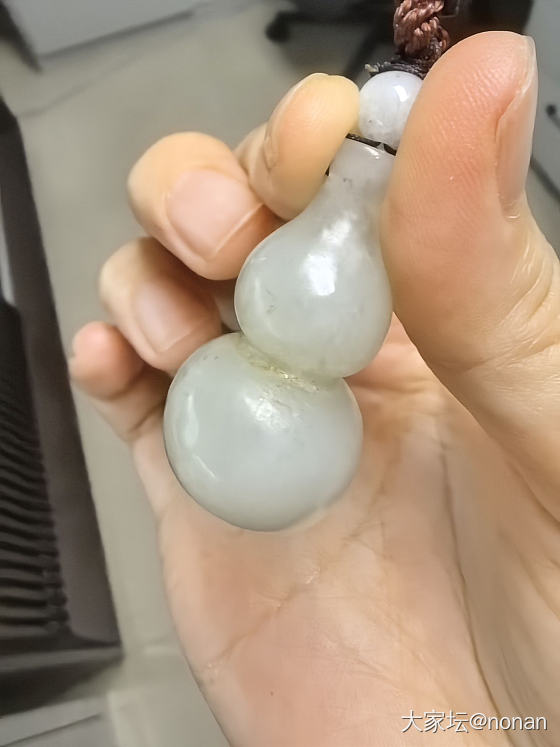 买了第一个和田玉挂件，大家帮忙看看_文玩玉石和田玉