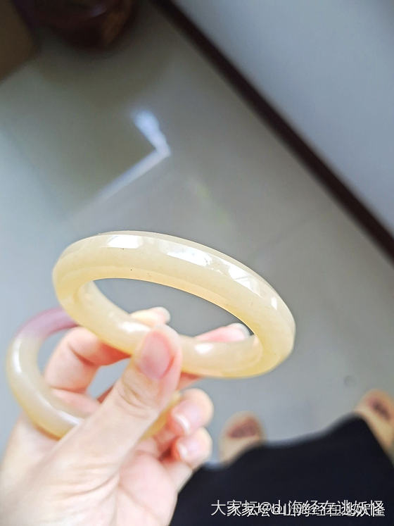 佘太翠水蜜桃手镯_玉石